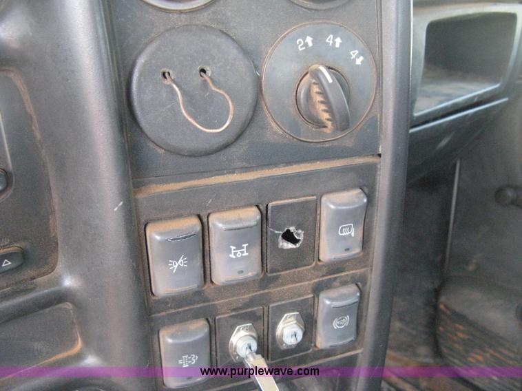 image for item D8457 2008 GMC C4500 flatbed truck