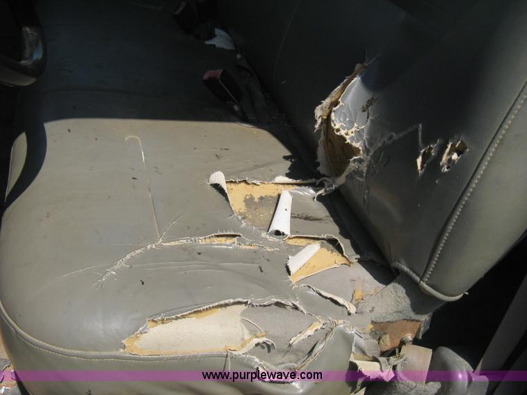 image for item D8458 2000 Ford F250 Super Duty XL SuperCab pickup truck cab and chassis