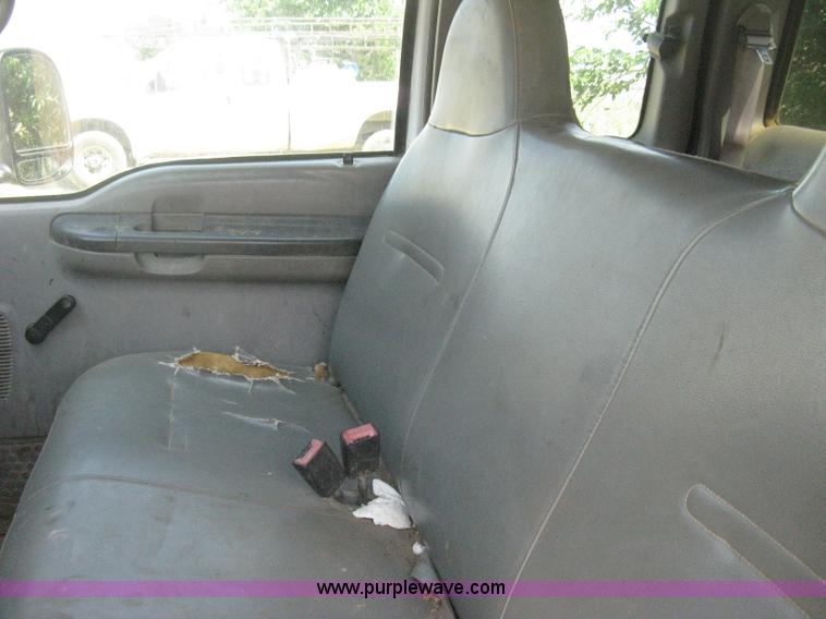 image for item D8458 2000 Ford F250 Super Duty XL SuperCab pickup truck cab and chassis