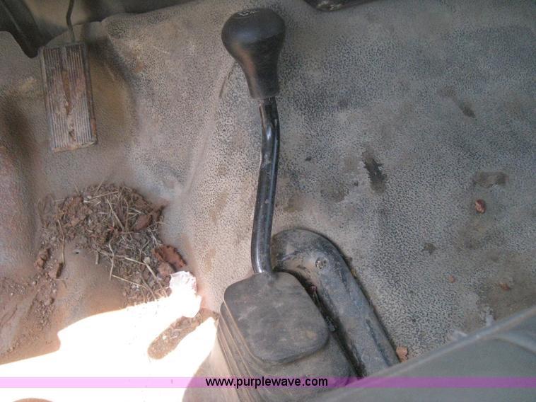 image for item D8458 2000 Ford F250 Super Duty XL SuperCab pickup truck cab and chassis