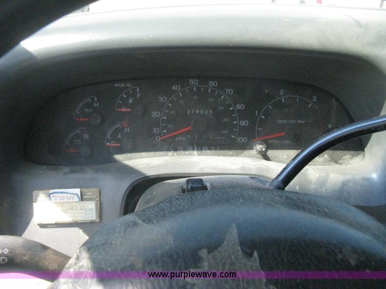 image for item D8458 2000 Ford F250 Super Duty XL SuperCab pickup truck cab and chassis