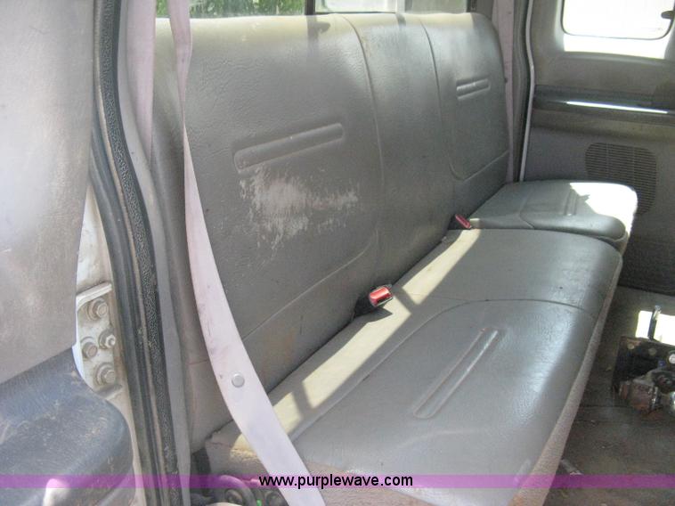 image for item D8458 2000 Ford F250 Super Duty XL SuperCab pickup truck cab and chassis