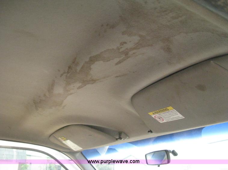 image for item D8458 2000 Ford F250 Super Duty XL SuperCab pickup truck cab and chassis