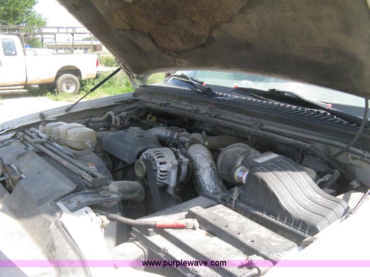 image for item D8458 2000 Ford F250 Super Duty XL SuperCab pickup truck cab and chassis