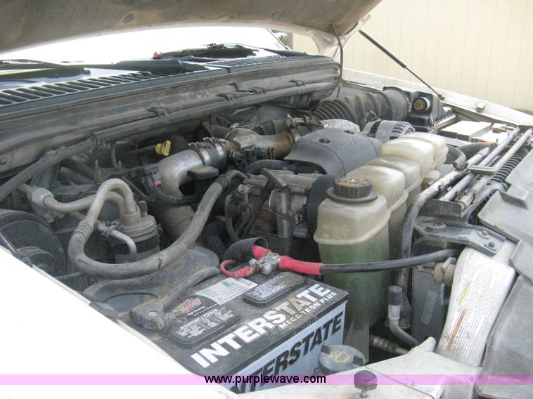 image for item D8458 2000 Ford F250 Super Duty XL SuperCab pickup truck cab and chassis