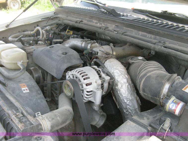 image for item D8458 2000 Ford F250 Super Duty XL SuperCab pickup truck cab and chassis