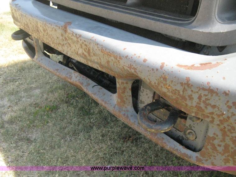 image for item D8458 2000 Ford F250 Super Duty XL SuperCab pickup truck cab and chassis