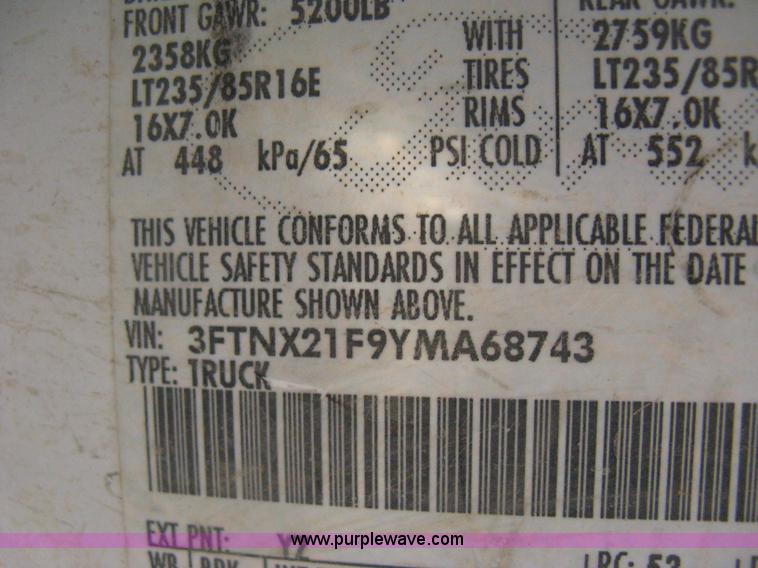 image for item D8458 2000 Ford F250 Super Duty XL SuperCab pickup truck cab and chassis