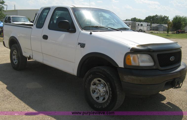 image for item D8459 2001 Ford F150 XL SuperCab pickup truck