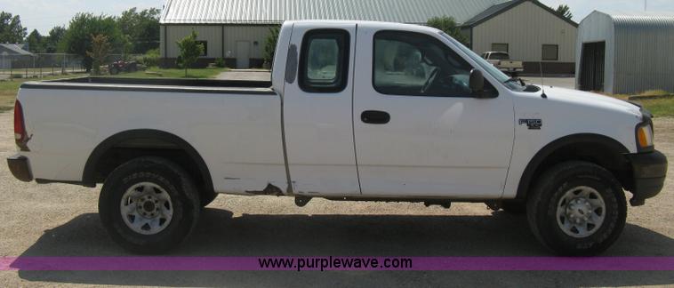 image for item D8459 2001 Ford F150 XL SuperCab pickup truck