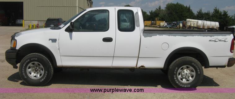 image for item D8459 2001 Ford F150 XL SuperCab pickup truck