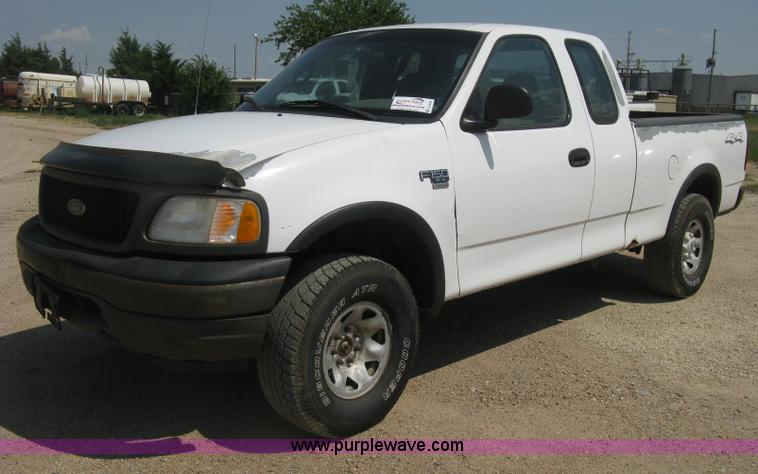 image for item D8459 2001 Ford F150 XL SuperCab pickup truck