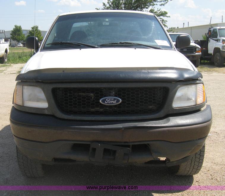image for item D8459 2001 Ford F150 XL SuperCab pickup truck