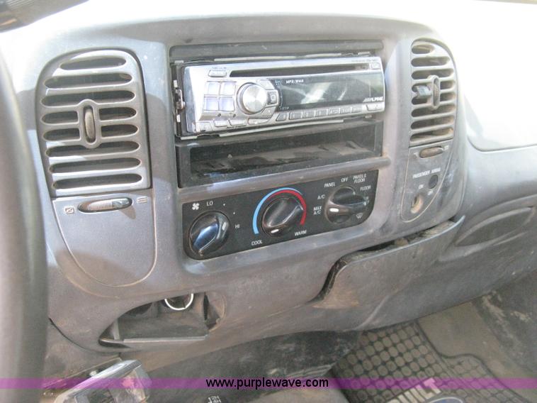 image for item D8459 2001 Ford F150 XL SuperCab pickup truck