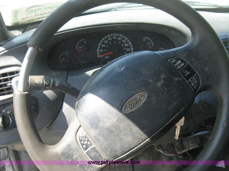 image for item D8459 2001 Ford F150 XL SuperCab pickup truck