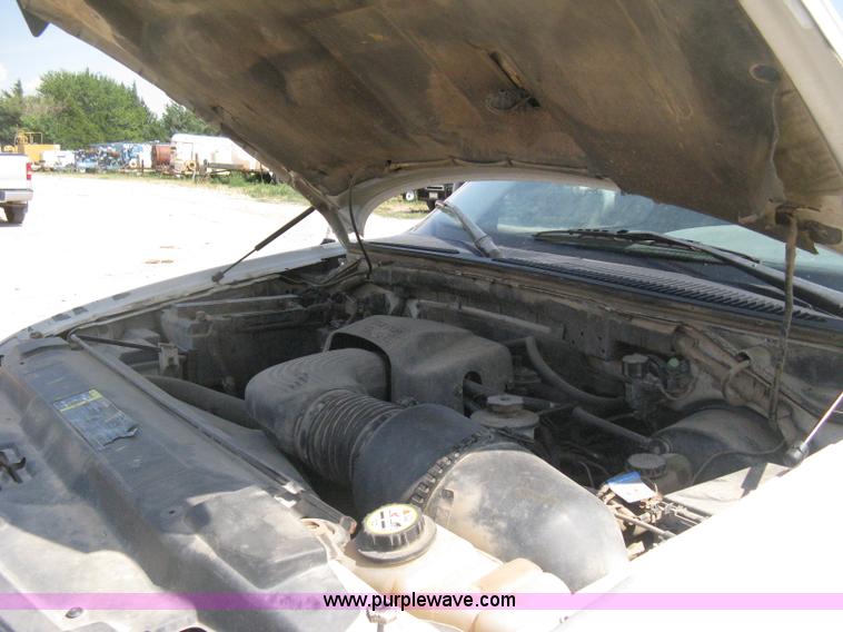 image for item D8459 2001 Ford F150 XL SuperCab pickup truck