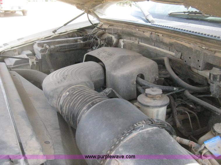 image for item D8459 2001 Ford F150 XL SuperCab pickup truck