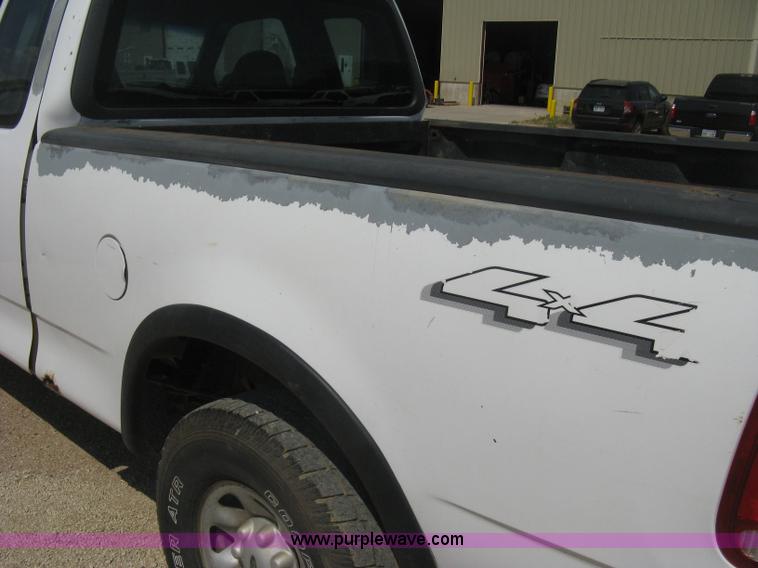 image for item D8459 2001 Ford F150 XL SuperCab pickup truck