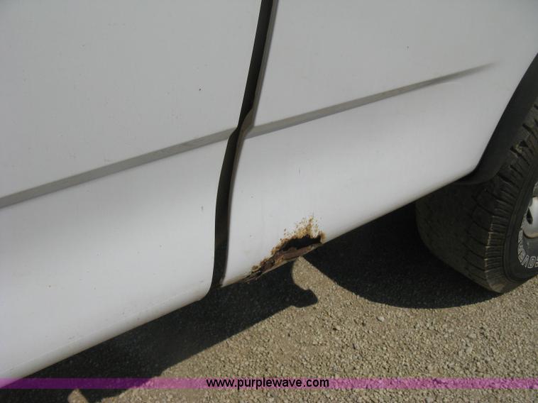 image for item D8459 2001 Ford F150 XL SuperCab pickup truck