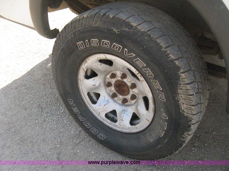 image for item D8459 2001 Ford F150 XL SuperCab pickup truck