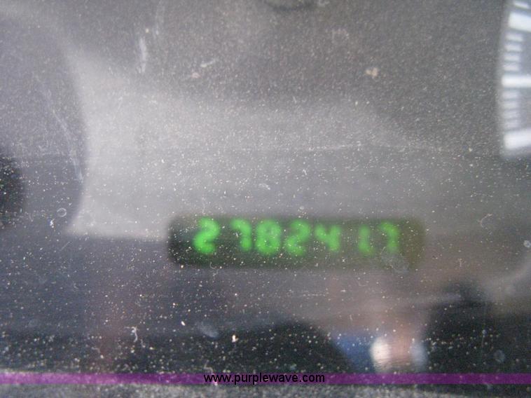 image for item D8459 2001 Ford F150 XL SuperCab pickup truck