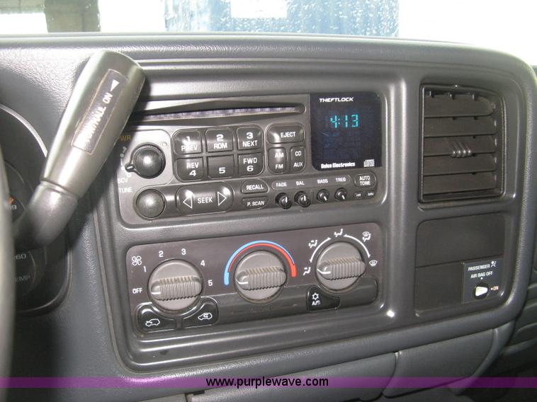 image for item D8472 2000 Chevrolet Silverado 1500 LS Ext. Cab pickup truck