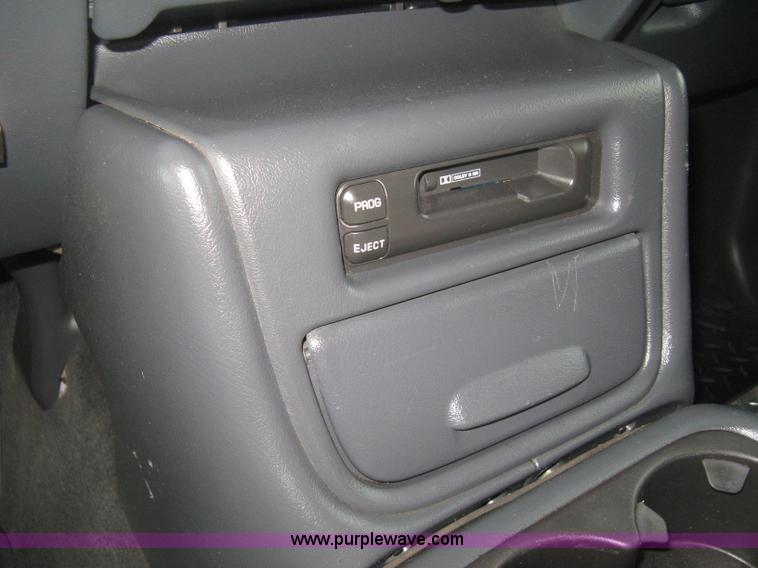 image for item D8472 2000 Chevrolet Silverado 1500 LS Ext. Cab pickup truck