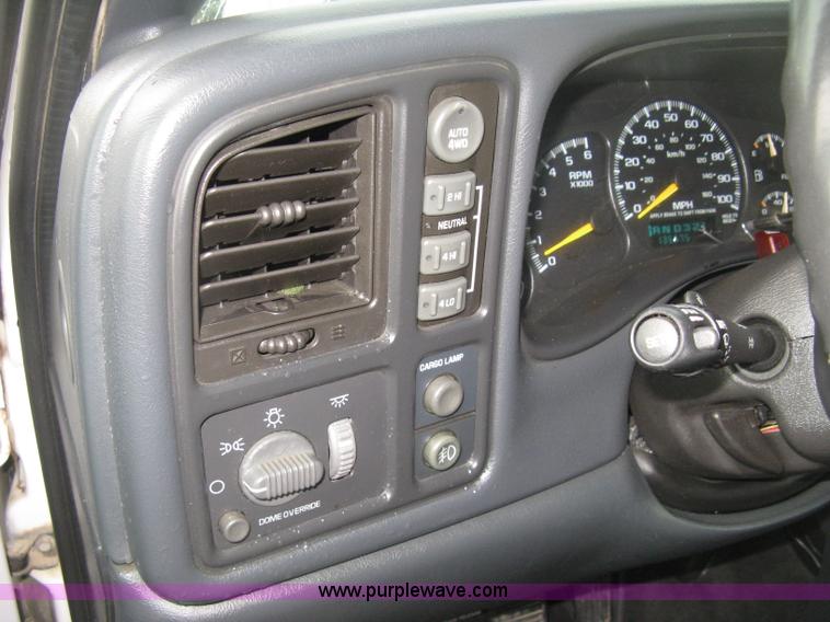 image for item D8472 2000 Chevrolet Silverado 1500 LS Ext. Cab pickup truck