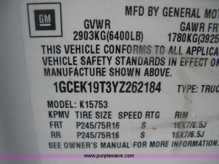 image for item D8472 2000 Chevrolet Silverado 1500 LS Ext. Cab pickup truck