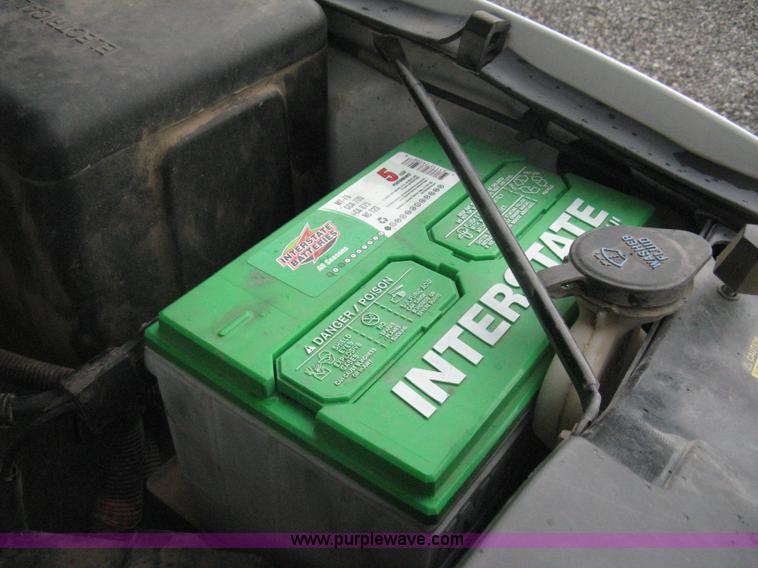 image for item D8472 2000 Chevrolet Silverado 1500 LS Ext. Cab pickup truck