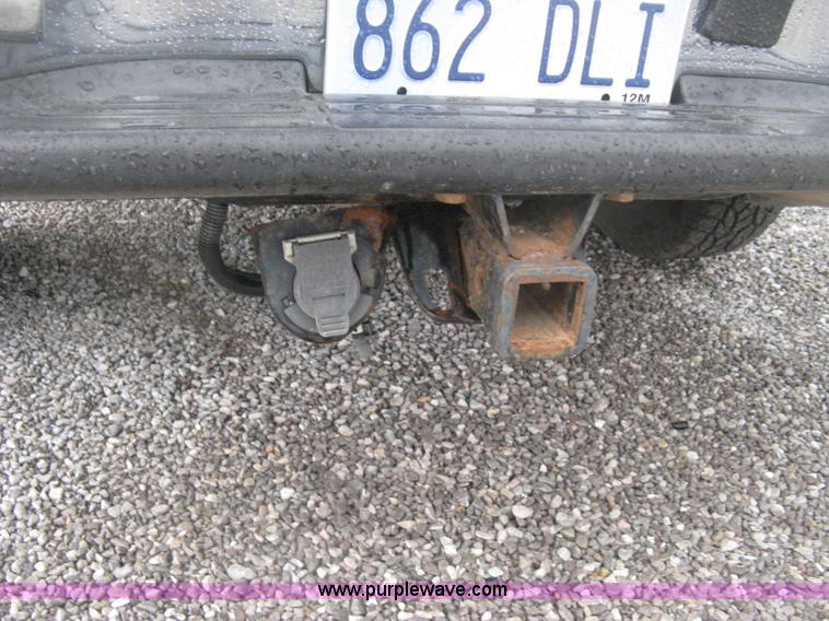 image for item D8472 2000 Chevrolet Silverado 1500 LS Ext. Cab pickup truck