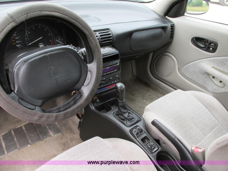 image for item F5149 1999 Saturn SC2