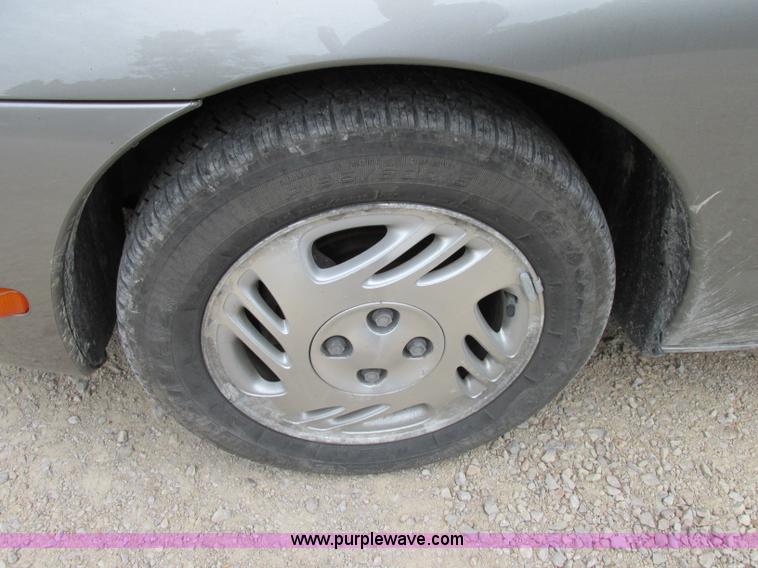 image for item F5149 1999 Saturn SC2