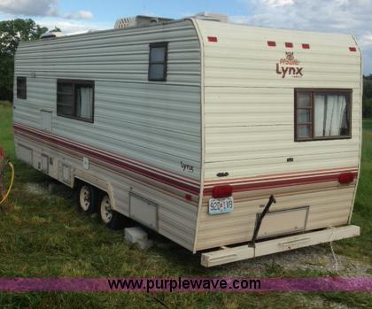 image for item F5172 1987 Fleetwood Prowler Lynx 25' camper