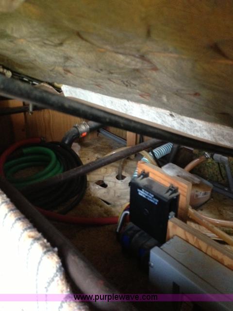 image for item F5172 1987 Fleetwood Prowler Lynx 25' camper