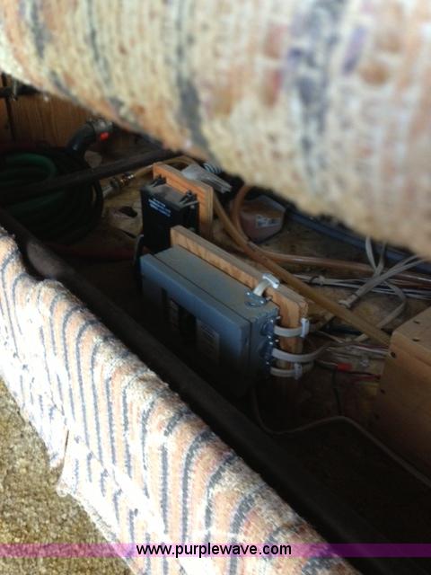 image for item F5172 1987 Fleetwood Prowler Lynx 25' camper