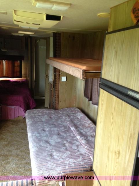 image for item F5172 1987 Fleetwood Prowler Lynx 25' camper