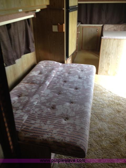 image for item F5172 1987 Fleetwood Prowler Lynx 25' camper