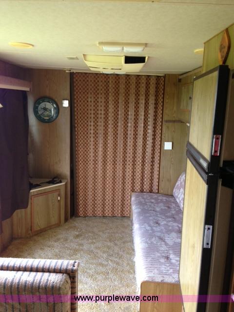 image for item F5172 1987 Fleetwood Prowler Lynx 25' camper