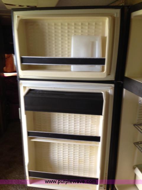 image for item F5172 1987 Fleetwood Prowler Lynx 25' camper