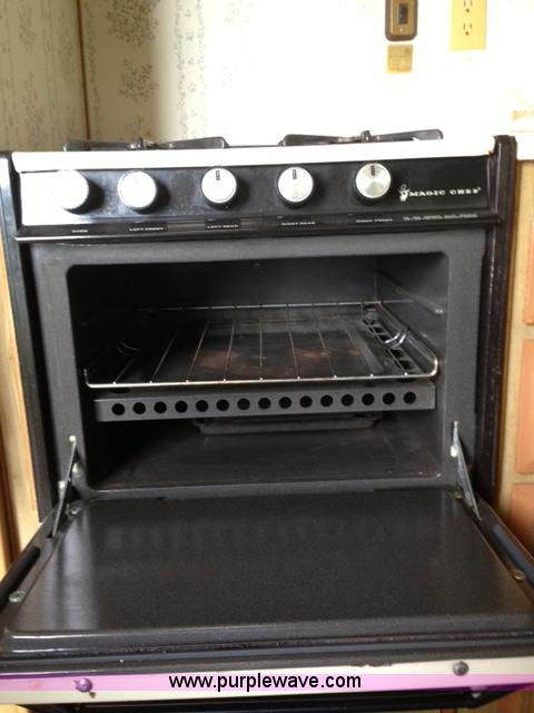 image for item F5172 1987 Fleetwood Prowler Lynx 25' camper