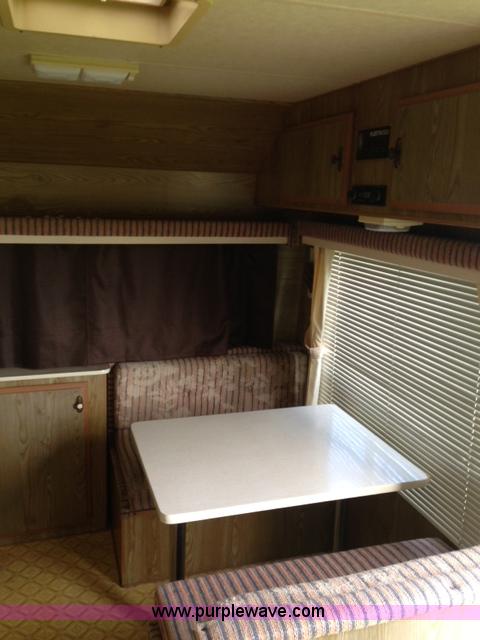 image for item F5172 1987 Fleetwood Prowler Lynx 25' camper