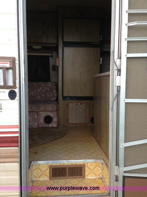 image for item F5172 1987 Fleetwood Prowler Lynx 25' camper