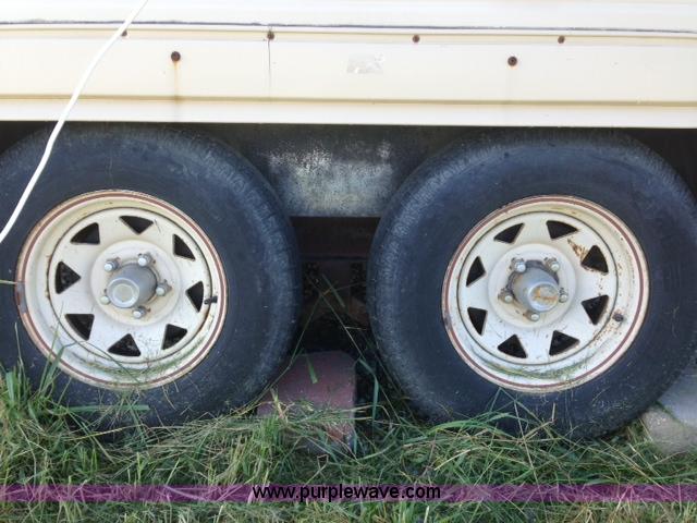 image for item F5172 1987 Fleetwood Prowler Lynx 25' camper