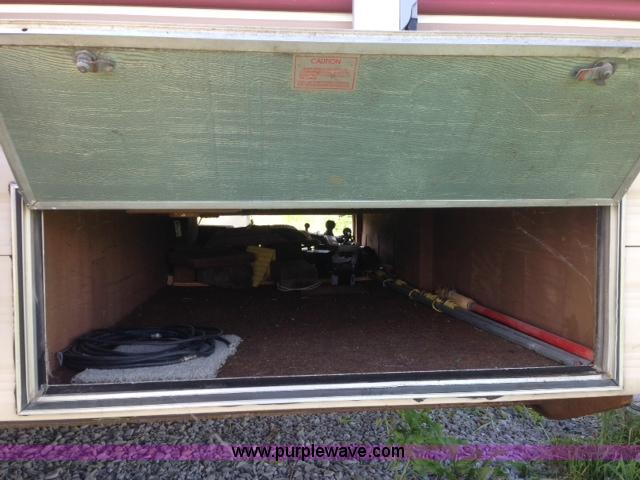 image for item F5172 1987 Fleetwood Prowler Lynx 25' camper