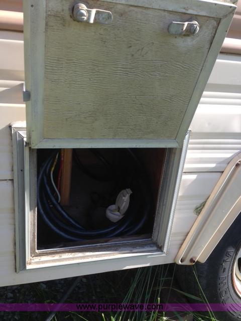 image for item F5172 1987 Fleetwood Prowler Lynx 25' camper