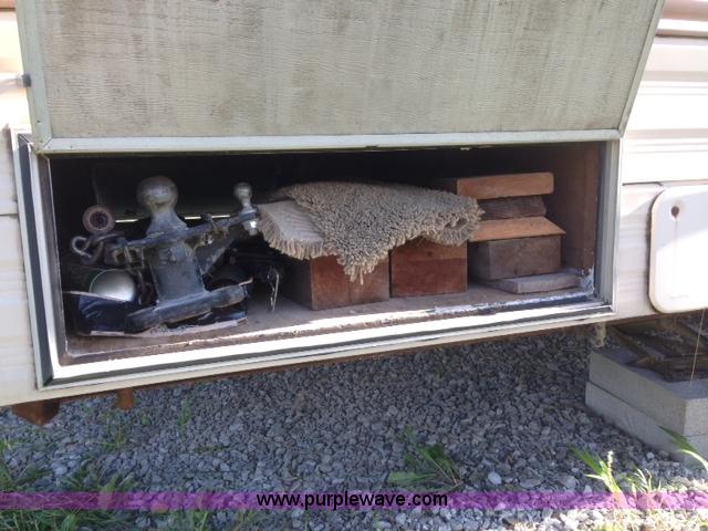 image for item F5172 1987 Fleetwood Prowler Lynx 25' camper