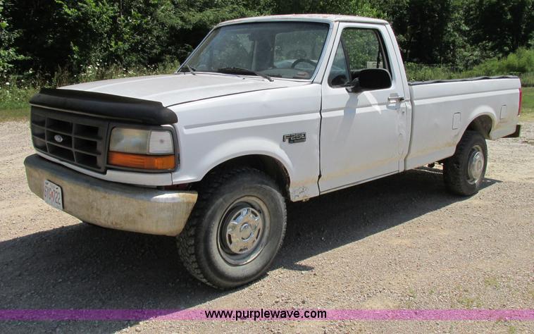 image for item F5173 1996 Ford F250 XL HD pickup truck