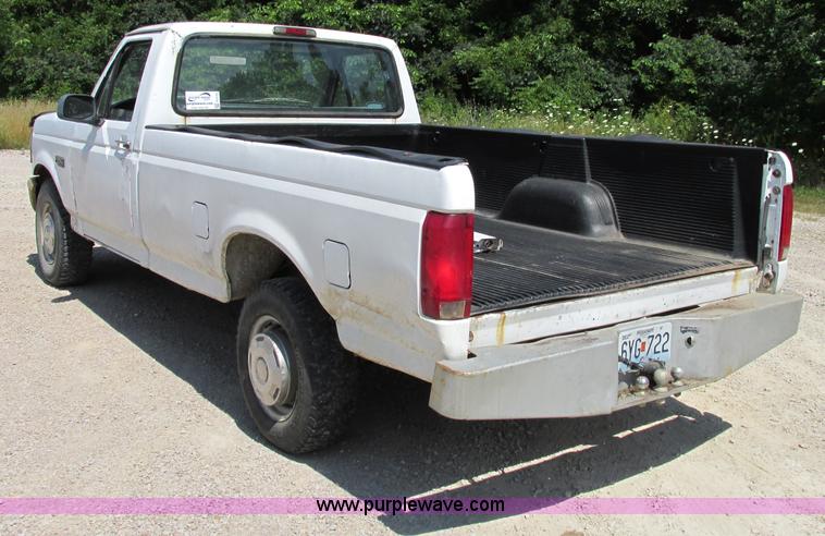 image for item F5173 1996 Ford F250 XL HD pickup truck