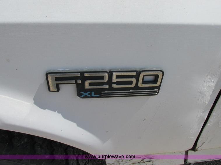 image for item F5173 1996 Ford F250 XL HD pickup truck